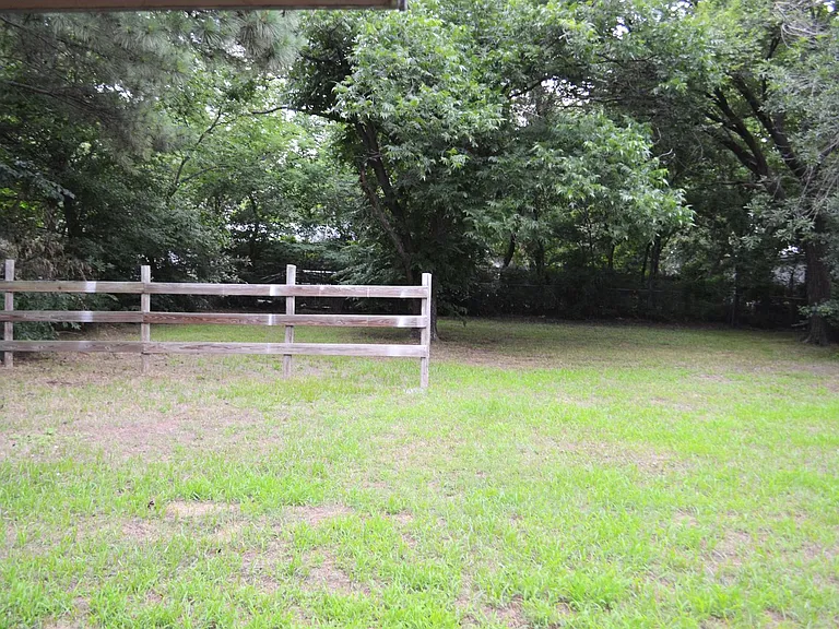 1609 Wayne St — Photo 11