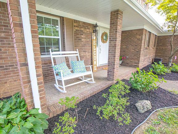 3rd image of 8048 Crestwood Ct