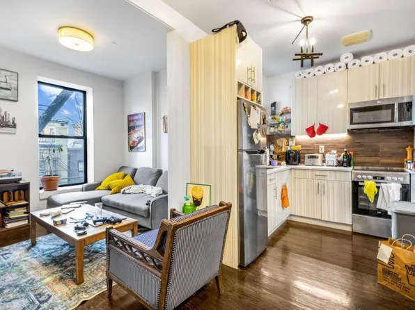 519 Eastern Parkway image 3 of 12