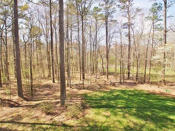 4th image of 355 Broadmoor Dr