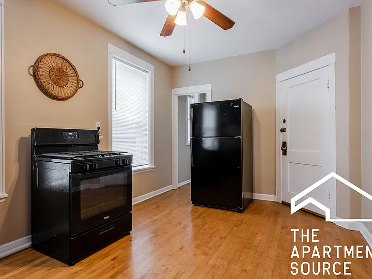 2614 N Springfield Ave #1 — Photo 3