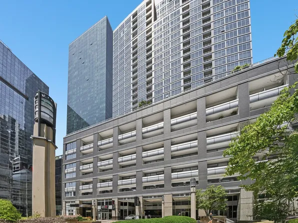 240 E Illinois St APT 2005, Chicago, IL 60611