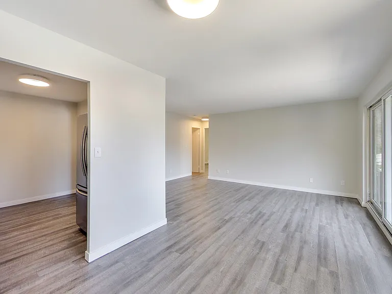233 Durand St #302 — Photo 8