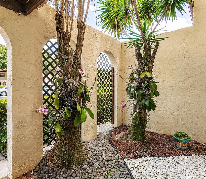 2nd image of 21863 Arriba Real APT 8G