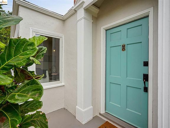 4th image of 6042 Outlook Ave