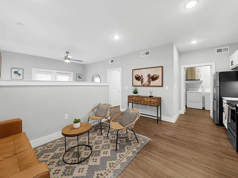 Orchard Grove Apartments — Photo 6