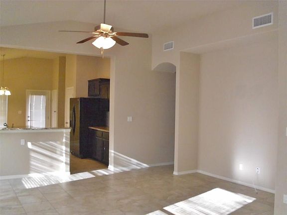 4th image of 7633 Mammoth Ln