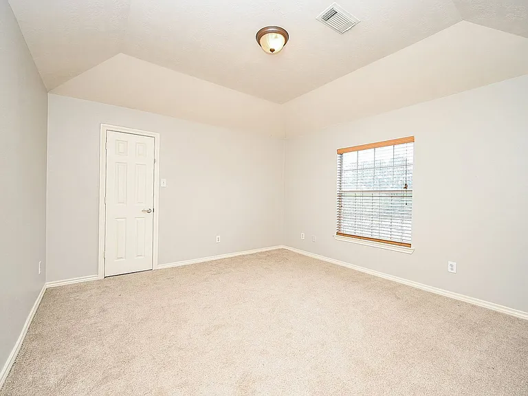 8135 Cove Timbers Ln — Photo 24