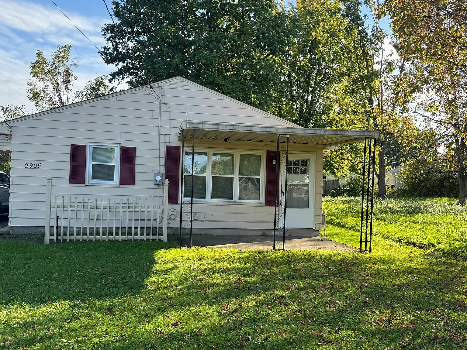 3 bed, 936 sqft, $1,250 — Photo 1