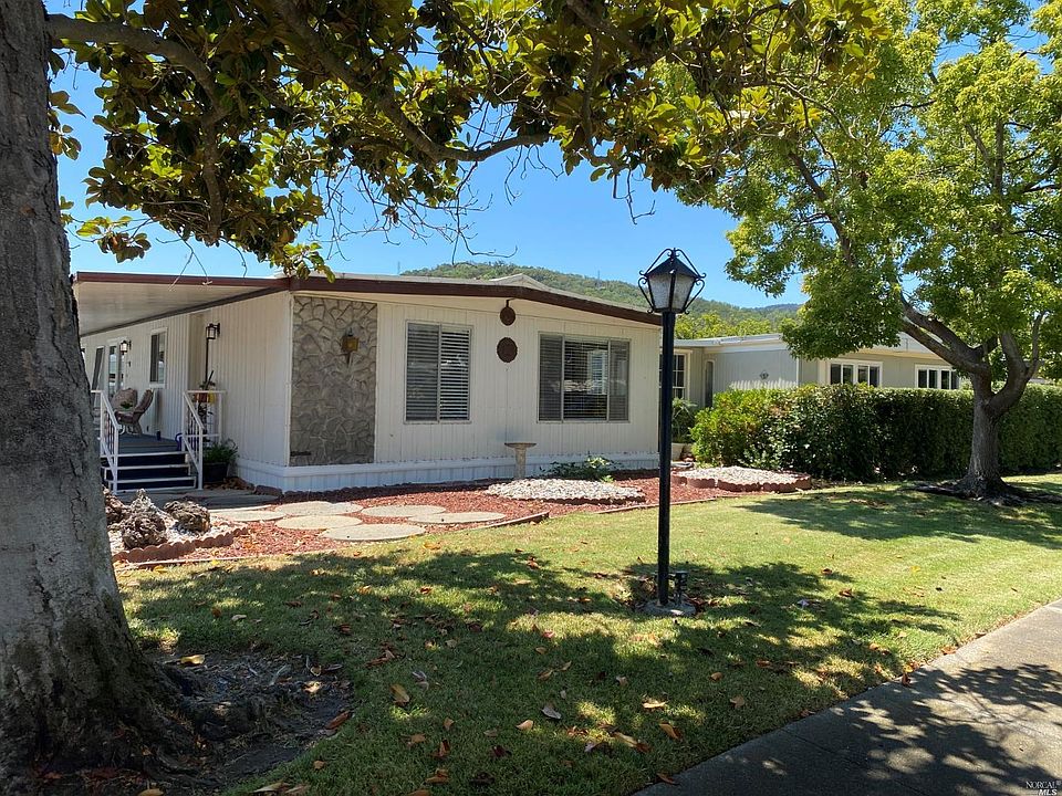 1st image of 811 Las Palmas Avenue