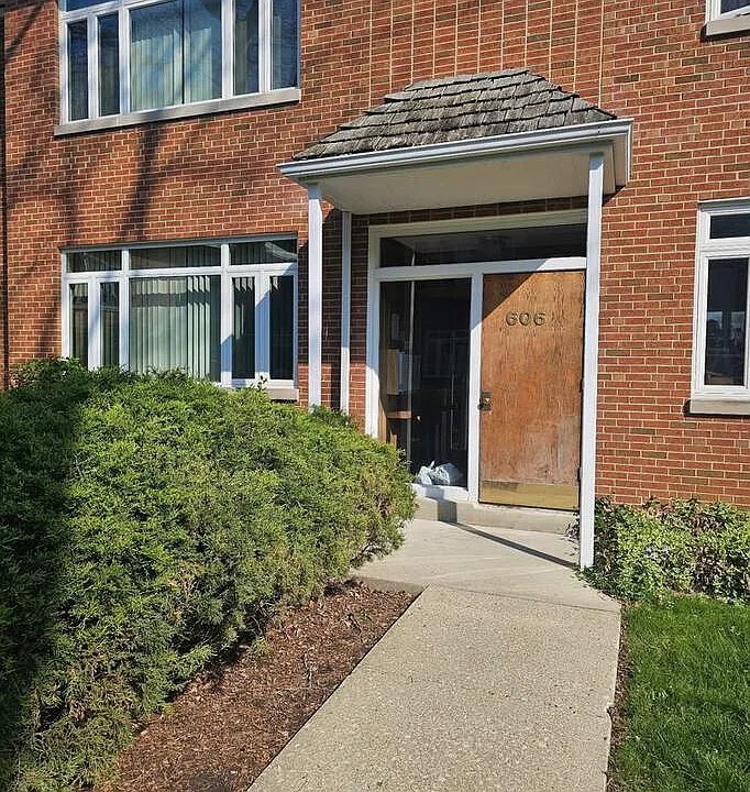 606 Green Bay Rd #2A