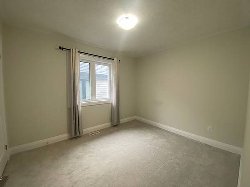 Kitchener House for rent - 3 Bedrooms — photo 16