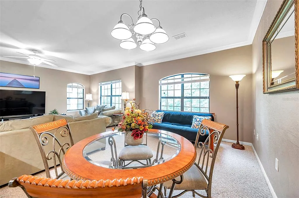 2 bed, 2.0 bath, 1200 sqft, $2,200 — Photo 3