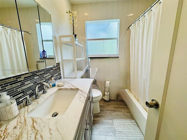 920 N 26th Ave #0 — Photo 12