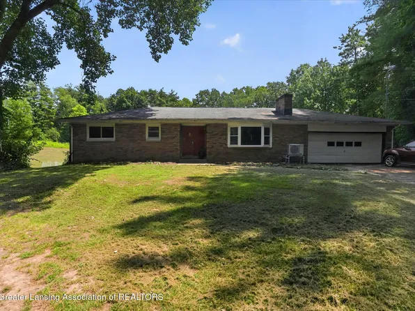 21874 W County Line Rd, Augusta, MI 49012