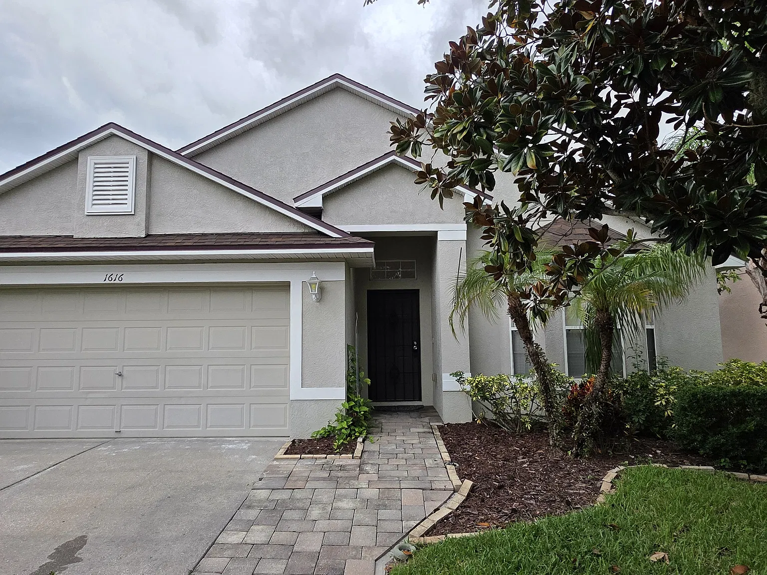 4 bed, 2201 sqft, $2,250 — Photo 2