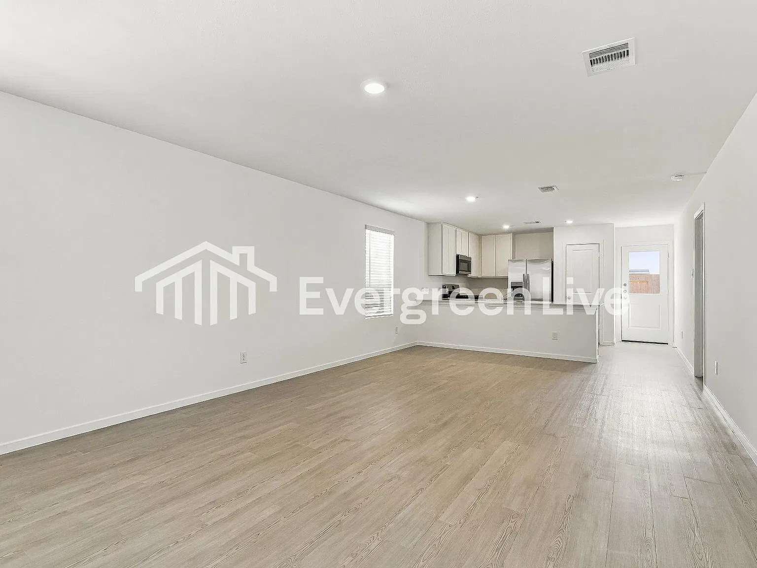 3 bed, 2.0 bath, 1418 sqft, $1,795 — Photo 3