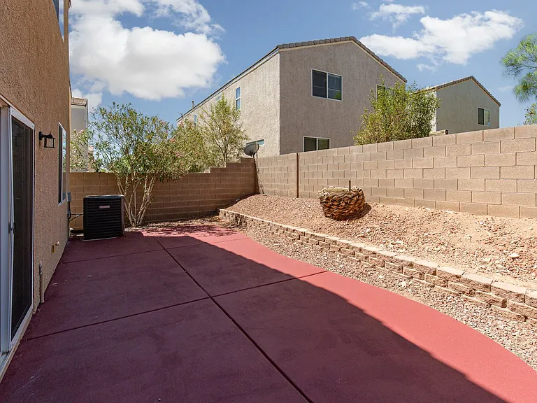 8723 Evan Lilas St — Photo 31