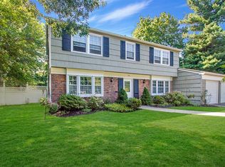 150 Sycamore Cir, Stony Brook, NY