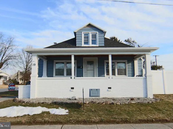 19 Crescent St, Highspire, PA 17034