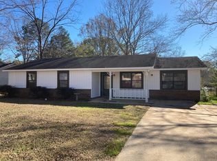 626 Chapelwood Dr, Dothan, AL 36305