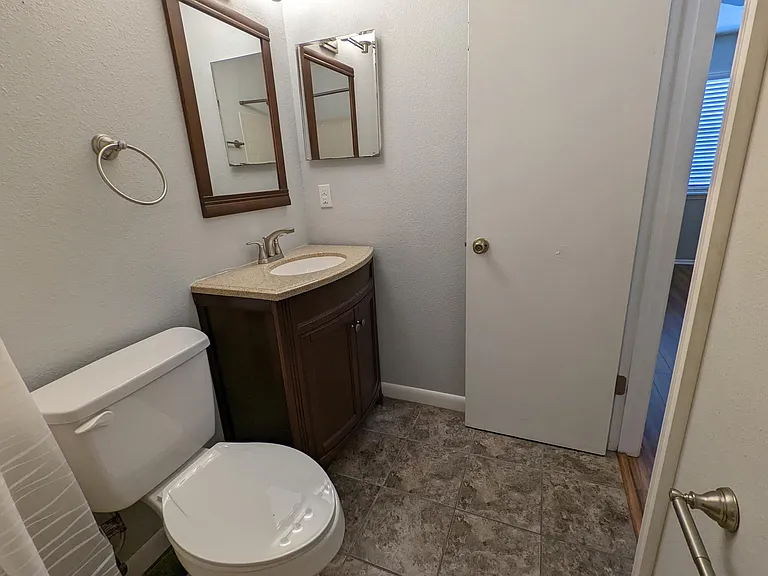 Master Bedroom Bathroom