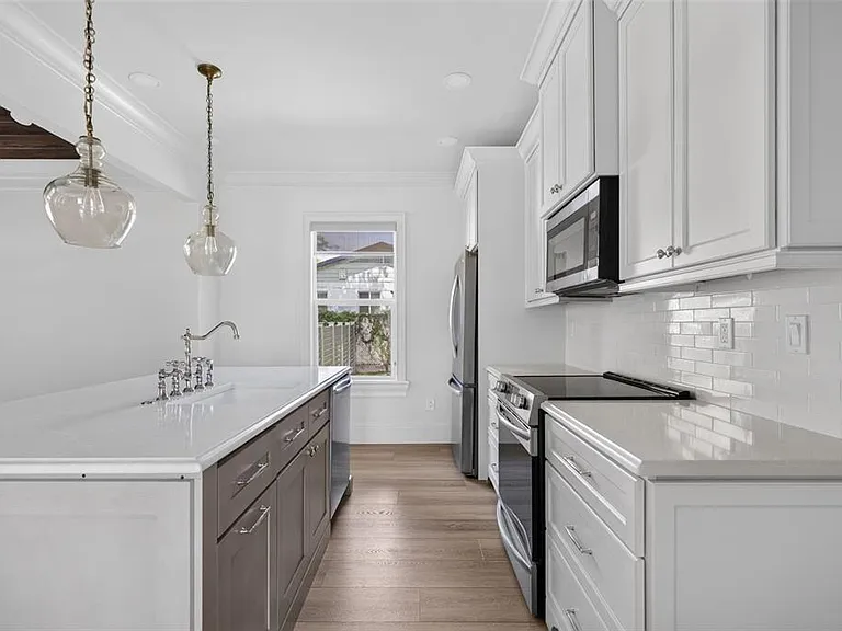1225 E Amelia St — Photo 13