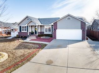 2604 Danbury Rd, Augusta, KS 67010
