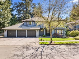 16807 SE Fisher Dr, Vancouver, WA 98683
