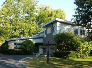 435 Locust Rd, Wilmette, IL 60091