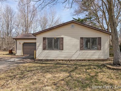 352 N Elm St, Sparta, MI, 49345