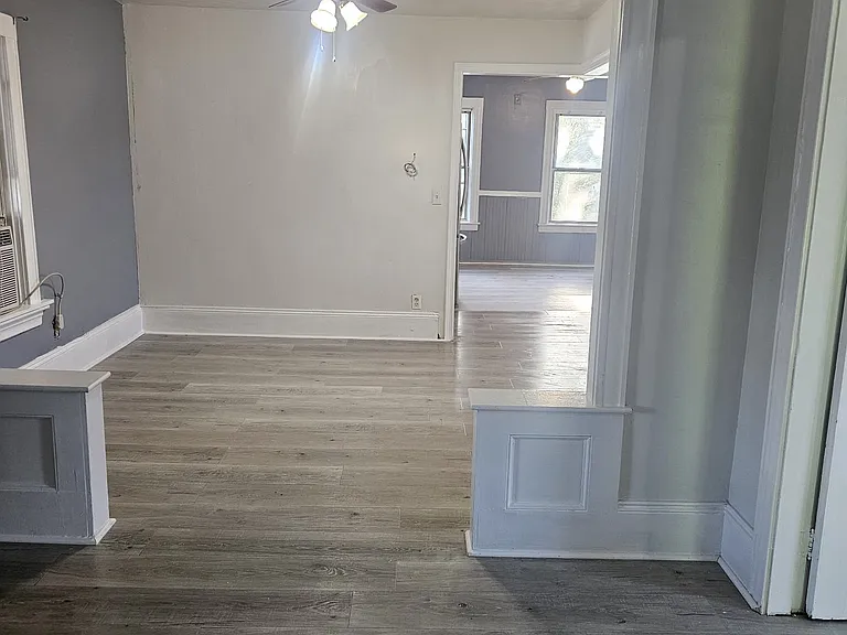118 Chaplin St — Photo 5