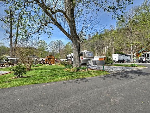2nd image of 101/113 Twin Creeks Rd