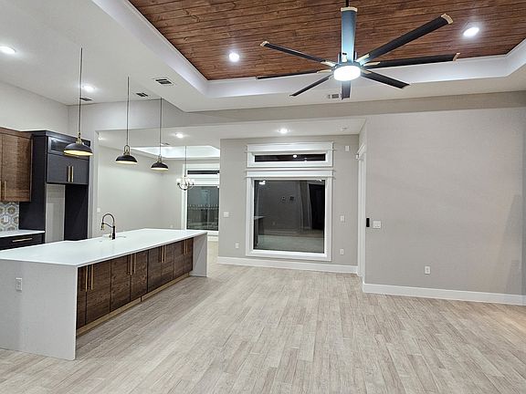 5th image of 137 Summer Meadow Dr