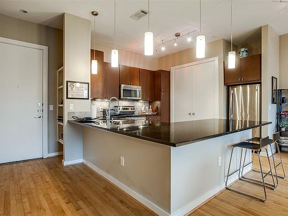 5th image of 2950 McKinney Ave APT 301