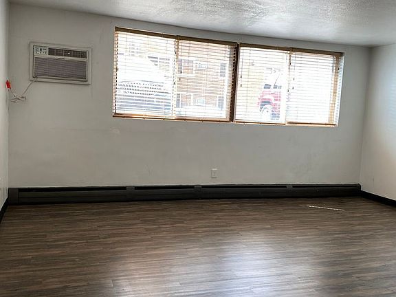 5th image of 625 E 18th St #8475191
