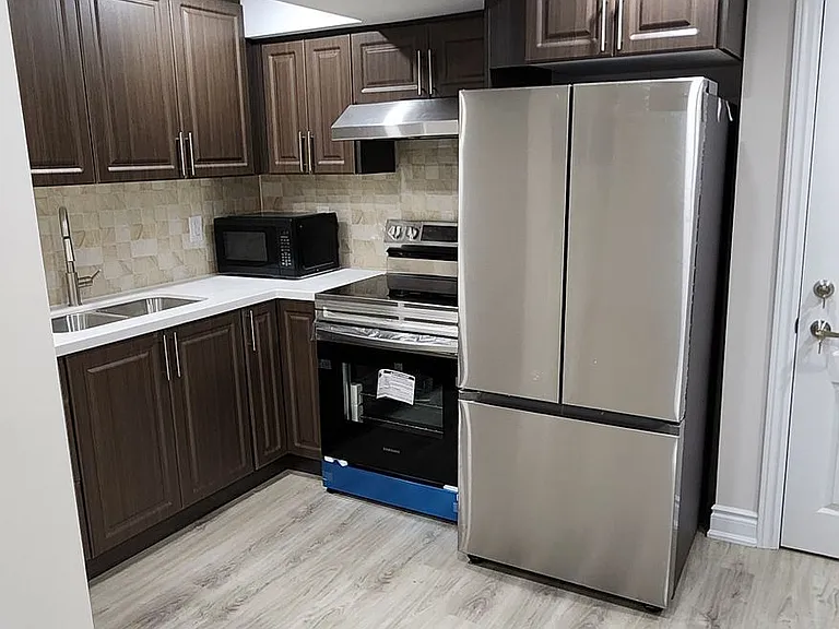 15 Dagwell Cres — Photo 11
