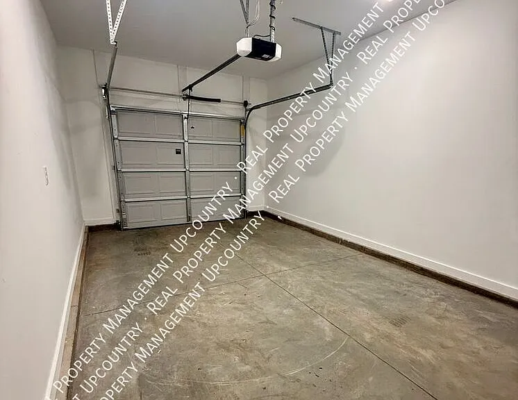 795 Lyman Rd — Photo 16
