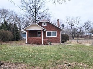 979 Ewart Rd, Akron, OH 44312