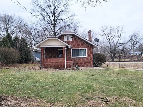 979 Ewart Rd, Akron, OH 44312