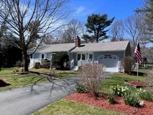 16 Hadrada Ln, Barnstable, MA 02630