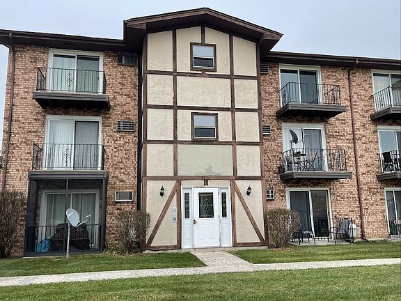 2nd image of 3821 W 123rd St #1-302