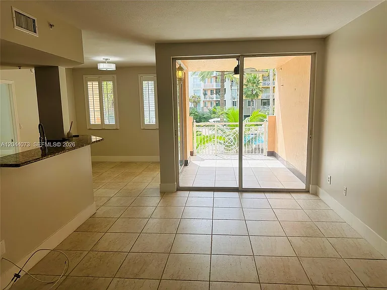 140 Meridian Ave #314 — Photo 9