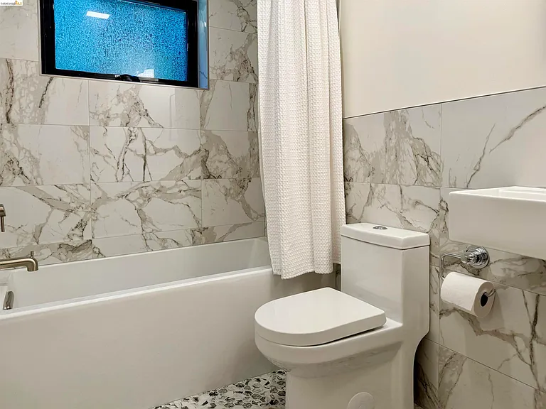 517 Golden Gate Ave — Photo 11