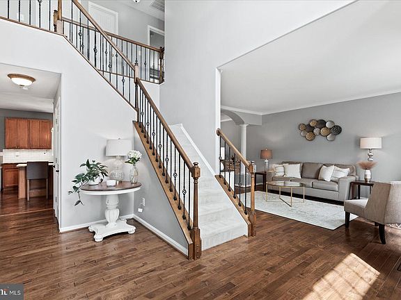 5th image of 6021 Waterman Dr