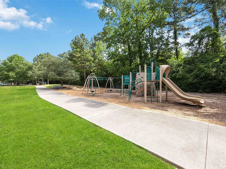 11 Alden Glen Ct — Photo 47