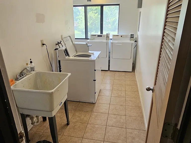 18440 E Forteen Mile Rd #5B — Photo 7
