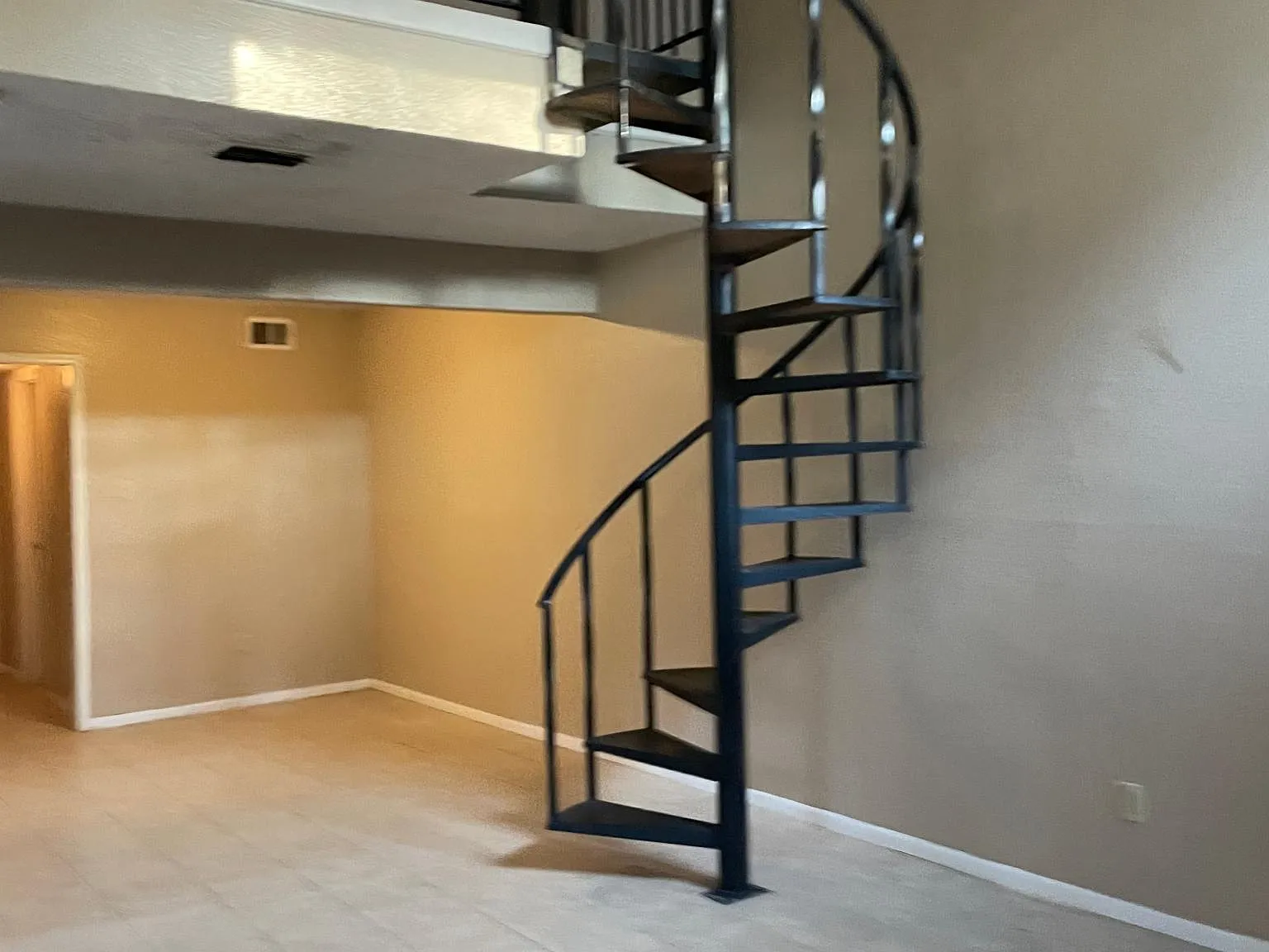 12319 W Village Dr — Photo 2