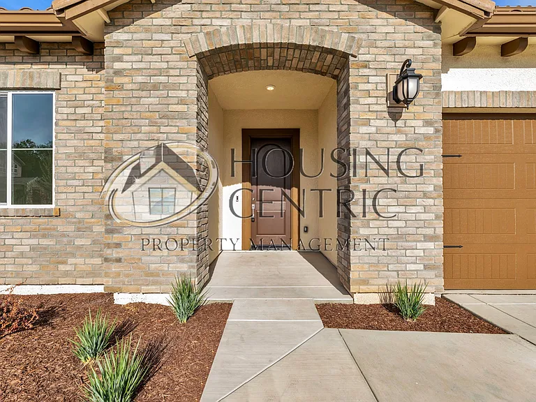 637 Lincoln Ct — Photo 7