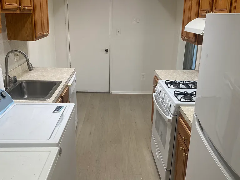 10206 Prince Pl — Photo 17